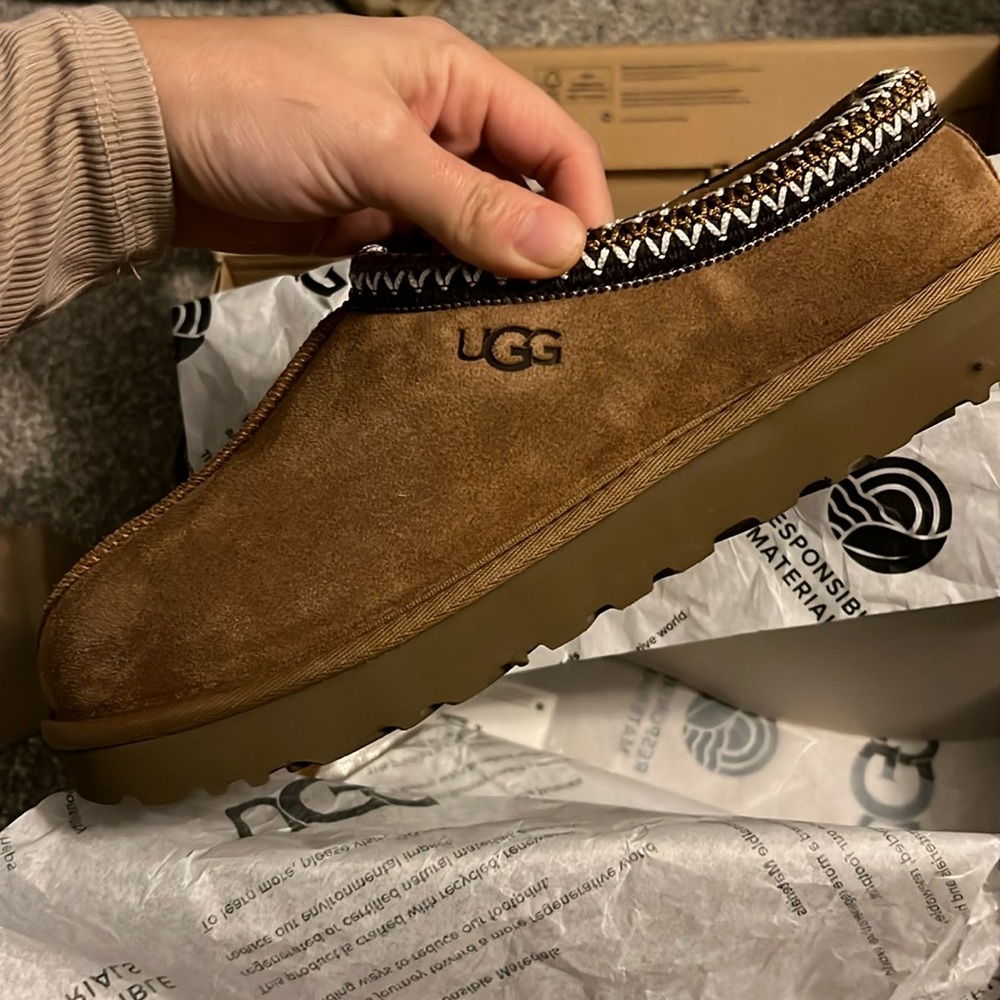 Women’s size 11 Tasman Chestnut Uggs